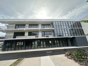 Location Local Professionnel 1 200m²