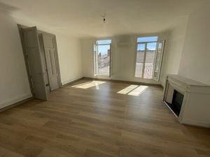 Location Local Professionnel 164m²