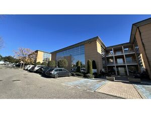 Location Local Professionnel 91m²