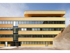 Location Local Professionnel 5 435m²