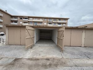 Location Parking CARQUEIRANNE 83320