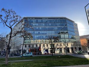 Location Local Professionnel 1 009m²