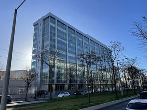 Location Local Professionnel 2 941m²