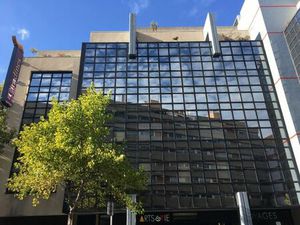 Location Local Professionnel 374m²