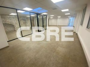 Location Local Professionnel 124m²