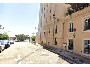 Location Local Professionnel 208m²