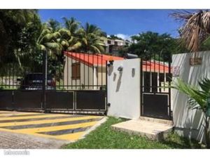 Villa pied dans l'eau au Diamant