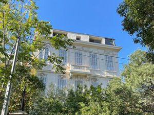 Location Local Professionnel 472m²