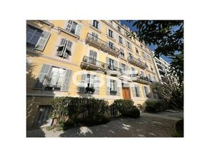 Location Local Professionnel 311m²