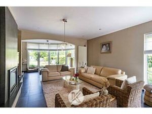 Villa te koop in Woubrechtegem