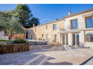 Mas Provençal XVIIIe avec vues et dépendances à vendre proche Vaison la Romaine