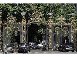 Appartement de prestige de 256 m2 en location Champs-Elysées  Madeleine  Triangle d’or  Fr