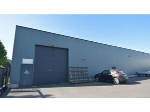 Magazijn/opslagruimte met kantoor in Sint-Niklaas