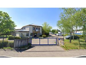 Rare Local d'activité à vendre ou à louer sur Lentilly rue du parc d'activité