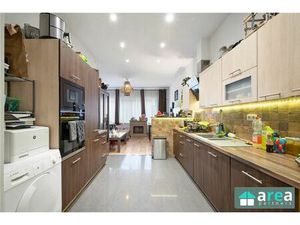 Commercieel te koop in Borgerhout met 4 slaapkamers