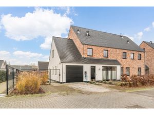 Huis te koop in Diepenbeek met 4 slaapkamers