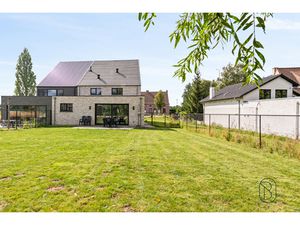 Huis te koop in Ronse met 6 slaapkamers