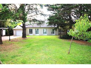 Maison de plain-pied avec piscine