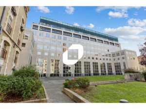 A LOUER  BUREAUX CLIMATISES AVEC VUE DEGAGEE