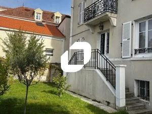 A LOUER  SECTEUR CENTRE VILLE TRIEL PROCHE TRANSPORTS