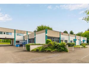 Locaux d'activité à louer à TRAPPES 78190