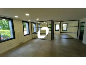 A LOUER  EMPLACEMENT IDEAL