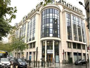 RARE SUR BOURG LA REINE !