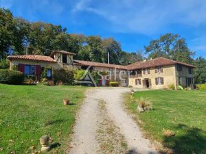 Corps de ferme fin Xviii siècle sur près de 12 ha d'un seul te