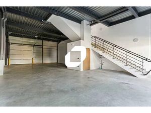 A LOUER  Activité moderne pied A86/A6