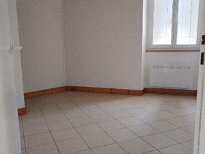 Location appartement 3 pièces 85 m² à Bieujac (33210)