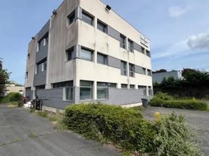 Bureaux à vendre à BUC 78530