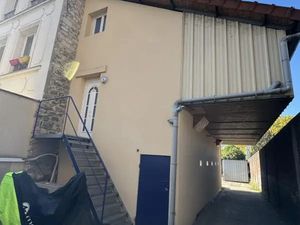 À louer – Entrepôt + bureaux – 127 m² + terrain 200 m² ?