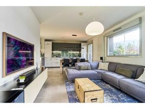 Récent T3 avec terrasse à proximité de la frontière