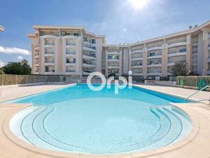 Appartement À Vendre T2 43m² Résidence avec piscine Terrasse Vue Port + balcon Parking