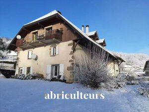 Superbe Corps de Ferme de 455 m² - Terrain Constructible & Potentiel Gîte - Charvonnex