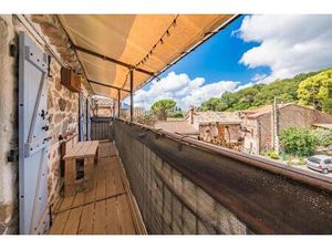 Maison de village de 2 pièces de 61 m2 en vente à Les Adrets-de-l'Estérel - Idéal pour pri