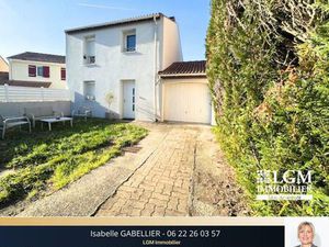 Cournon D'auvergne (63800)  Maison 75m2  4 pièces entièrement rénovée sur une parcelle...