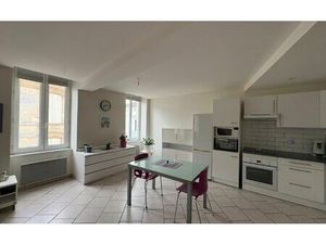 Location appartement  m² T-2 à Marennes  622 €