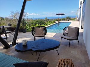 Villa d'architecte avec piscine  vue mer