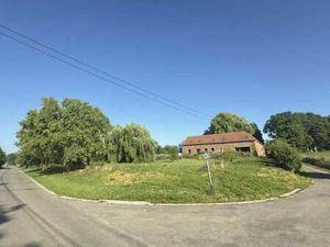 TERRAIN À BÂTIR AVEC ORIENTATION SUD