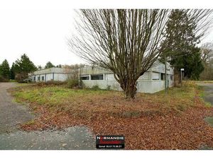 Vente commerce 1740 m² Quincampoix (76230)