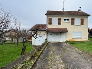 MAISON INDIVIDUELLE 4 CHAMBRES  JARDIN ET DEUX GARAGES