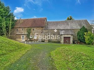 SAINT-GEORGES MONTCOCQ  Maison en pierre aux portes de SAINT