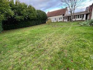 SAINT-SAUFLIEU  CHARMANTE MAISON AVEC GRAND JARDIN ET GARAGE