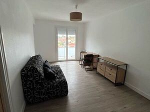 Studio meublé rénové avec balcon