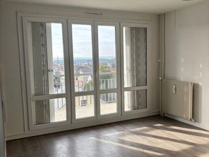 T3 lumineux – 63 m² – Proche hôpital de Troyes – Balcon  parking & cave