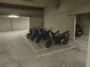 ? Emplacements motos dans résidence sécurisée