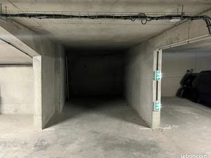 ? Place de parking dans résidence sécurisée