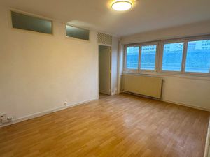 PARIS 13 - Studio aménagé en deux pièces - 41 43m²