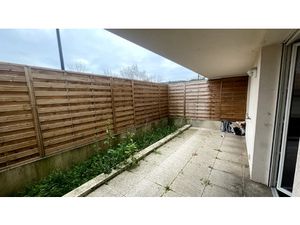 Studio de 28m2 avec terrasse et place de stationnement